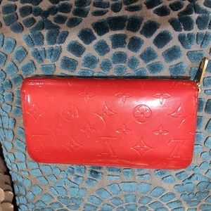 Authentic Louis Vuitton Vernis Red/Fushia Zippy Wallet